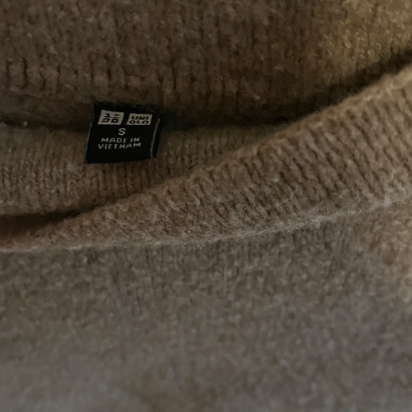 UNIQLO Brown Knit Sweater | Size S | Cozy Soft Pullover - Picture 6 of 7
